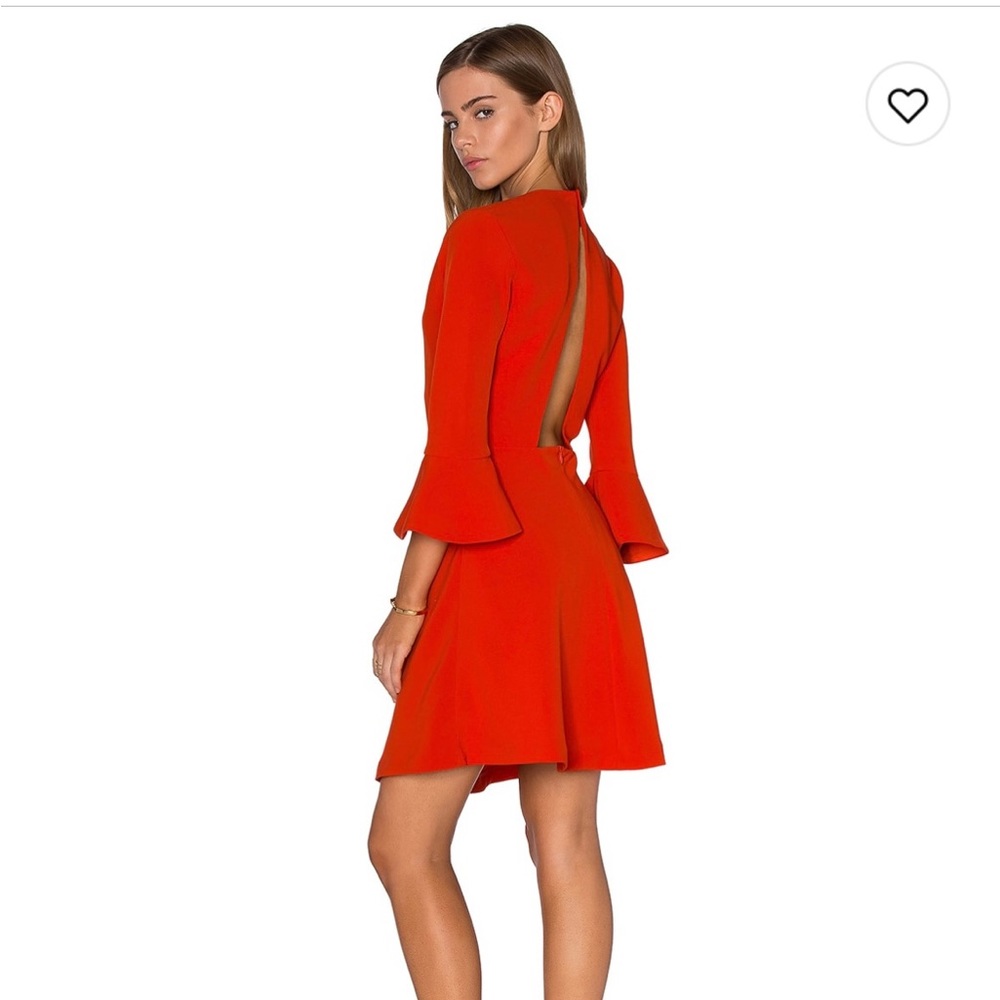 Flare sleeve backless dress